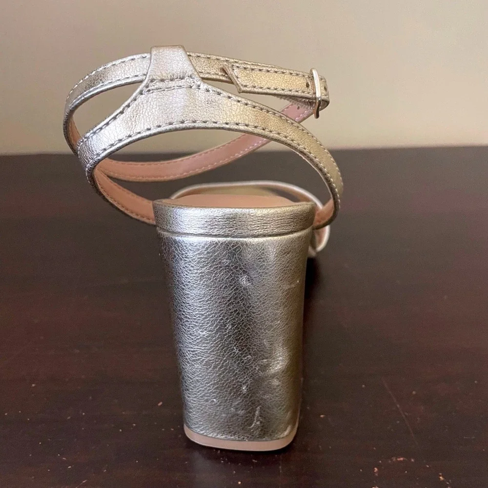 Old Navy Womens Gold Metallic Block Heel Ankle Strap Sandals Size 8 - Picture 6 of 9